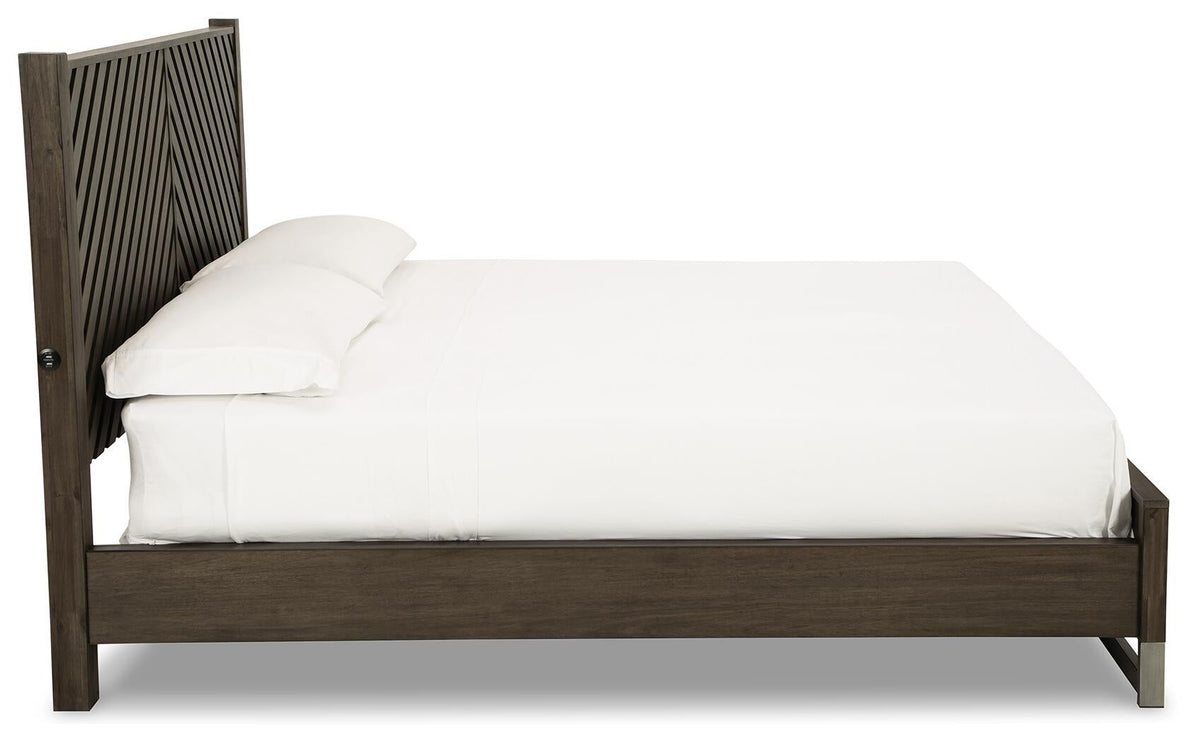 Arkenton King Panel Bed with Mirrored Dresser