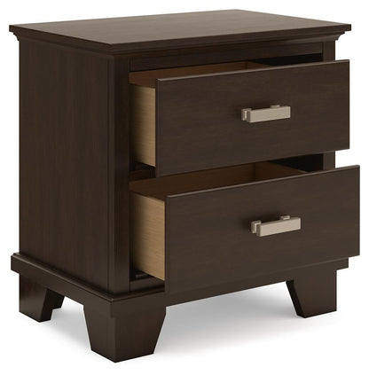 Covetown King Panel Bed with Mirrored Dresser and Nightstand