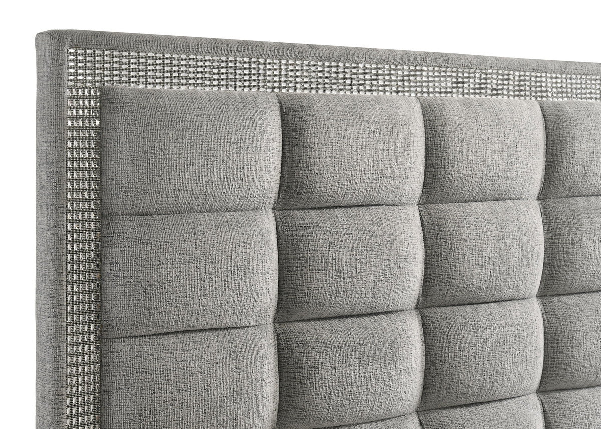 Viana 4-Piece Queen Platform Bedroom Set Grey and White High Gloss