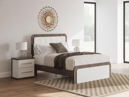 Kendanport Queen Upholstered Bed